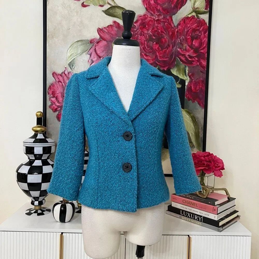 CAbi Women's Boucle Knit Two Button Cropped Wool Blend Blazer Jacket Blue Size 2
